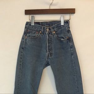 Vintage Levi 501 mom jeans!